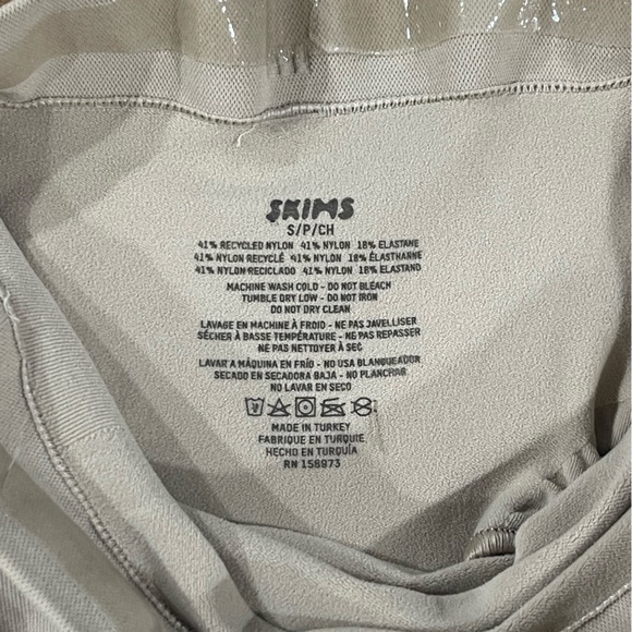 Skims Kim Kardashian Women’s Shape-Wear S New without Tags - Picture 3 of 3